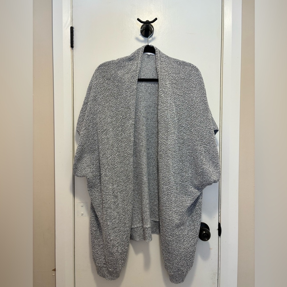 Community Gray Women's Cardigan shortsleeved Sweater